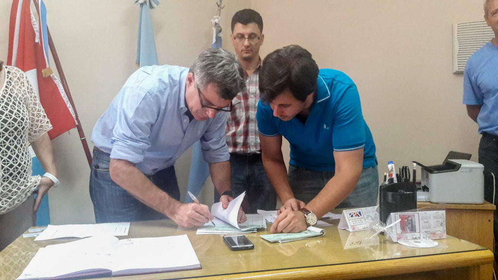 El municipio hizo entrega de la última cuota del año del FAE