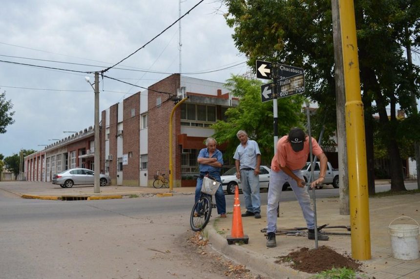 Instalan semáforos que serán operados por bomberos