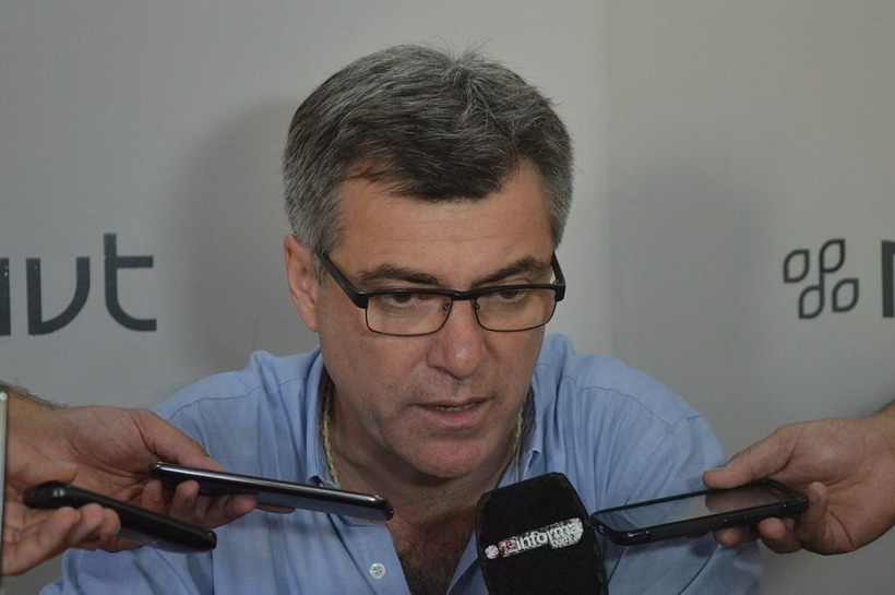 El intendente quiere que se incluya al alumbrado público