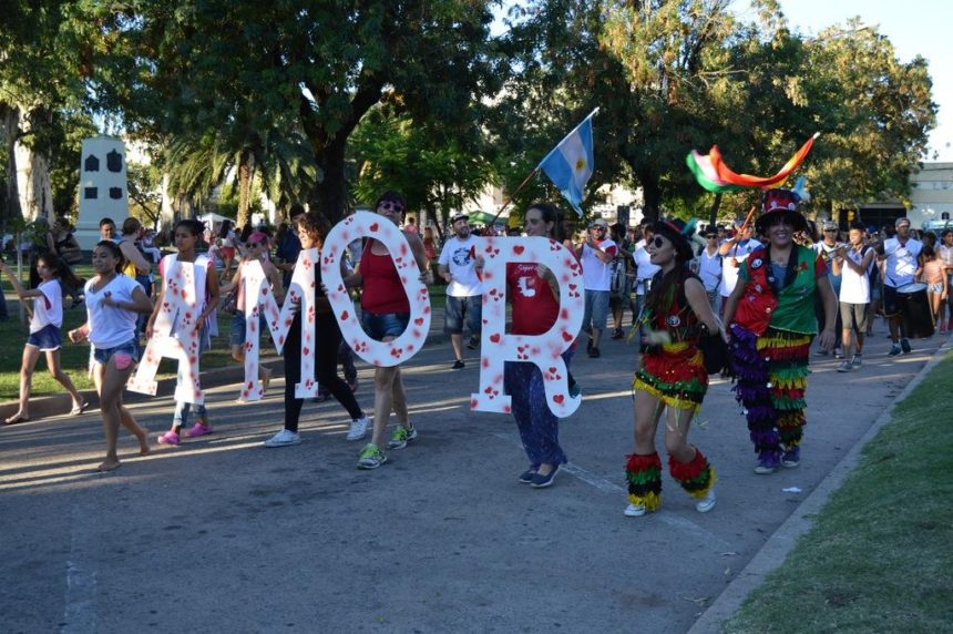 SE REALIZÓ LA CAMINATA DEL AMOR SE REALIZÓ LA CAMINATA DEL AMOR