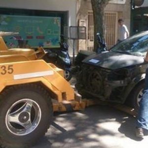 Trasladan auto en malas condiciones Trasladan auto en malas condiciones