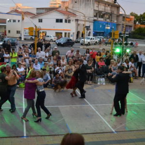 Tarde tanguera en Plaza San Martín