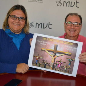 Vía crucis de la ciudad en plaza Juan Pablo II Vía crucis de la ciudad en plaza Juan Pablo II