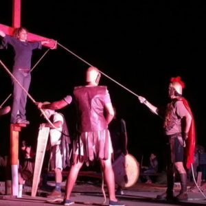 Vía Crucis viviente en plaza Juan Pablo II Vía Crucis viviente en plaza Juan Pablo II