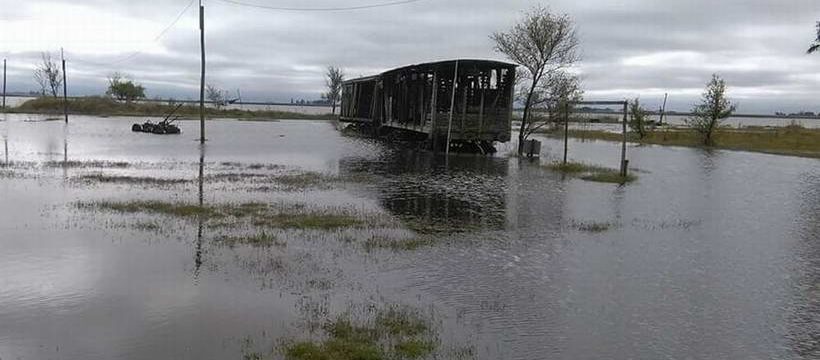 Desborde hídrico en la laguna El Hinojo Desborde hídrico en la laguna El Hinojo