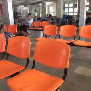 La terminal de ómnibus luce nuevos asientos La terminal de ómnibus luce nuevos asientos