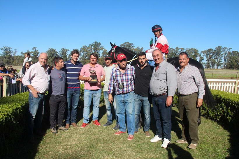 Fiesta del turf celebrando el aniversario de la ciudad