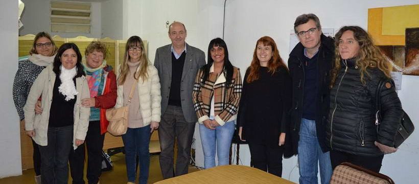Autoridades provinciales y municipales visitaron “La Casa” Autoridades provinciales y municipales visitaron “La Casa”