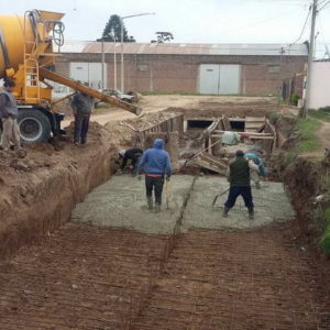 Obras públicas prosigue con pavimento y mejora de desagües
