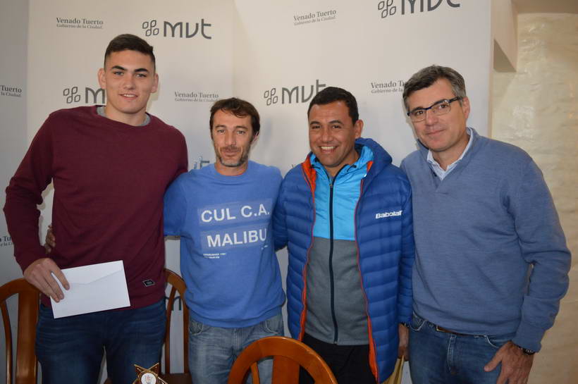 Reconocimiento del intendente a Julián Santos