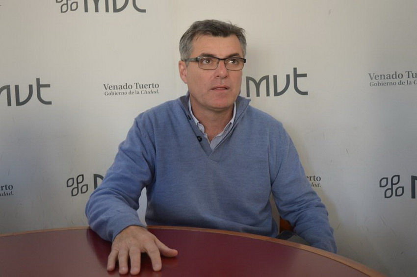Freyre: “Las normas de tránsito están hechas para cuidarte, no para complicarte” Freyre: “Las normas de tránsito están hechas para cuidarte, no para complicarte”