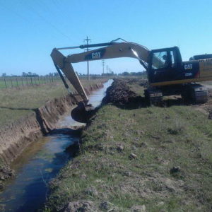 Saneamiento y perfilado de canales Saneamiento y perfilado de canales