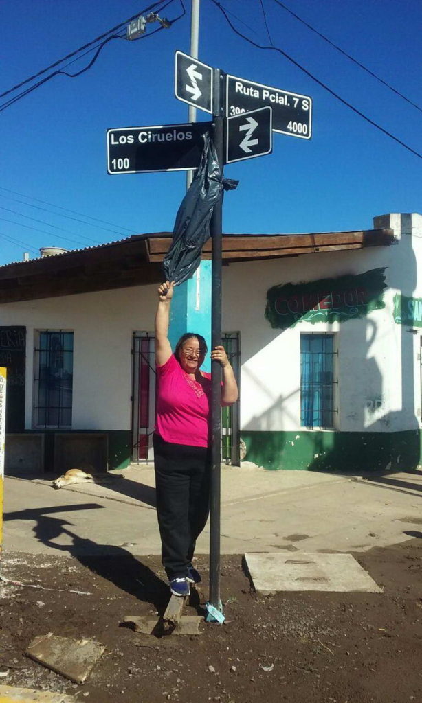 Nuevos nomencladores en barrio Santa Rosa