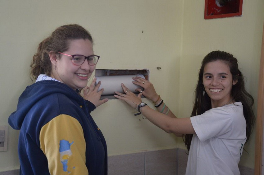 La Escuela Nº 402 Celebra con una cápsula del tiempo