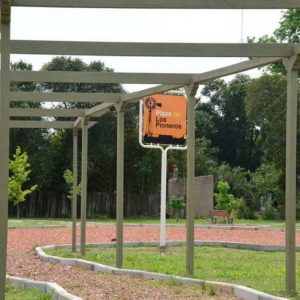 Aprestos para inaugurar la plaza de los Pioneros