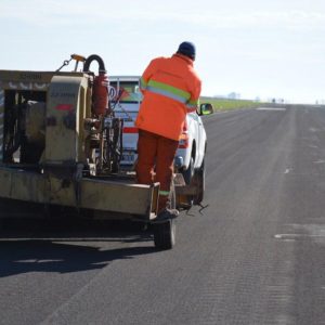Repararán pista del aeródromo por desprendimiento de material Repararán pista del aeródromo por desprendimiento de material