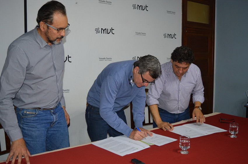 Municipio y Cricex firmaron convenio para desarrollar Área Industrial