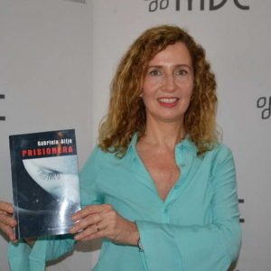 Gabriela Alfie presenta “Prisionera”, su primera ficción para adultos Gabriela Alfie presenta “Prisionera”, su primera ficción para adultos