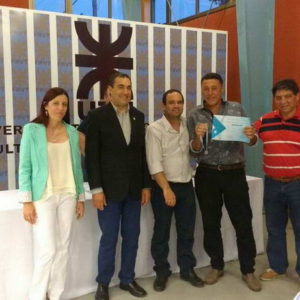 Entrega de certificados a egresados de cursos de oficios Entrega de certificados a egresados de cursos de oficios