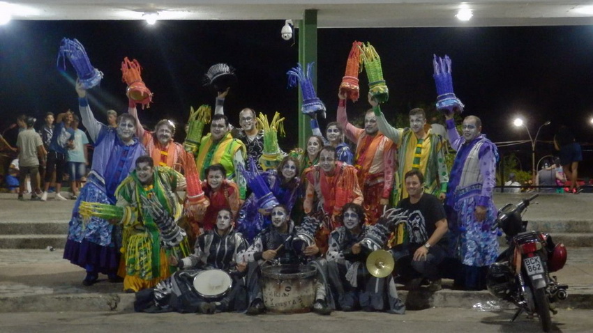 La murga venadense “Le pegó como venía” se presentó en Uruguay