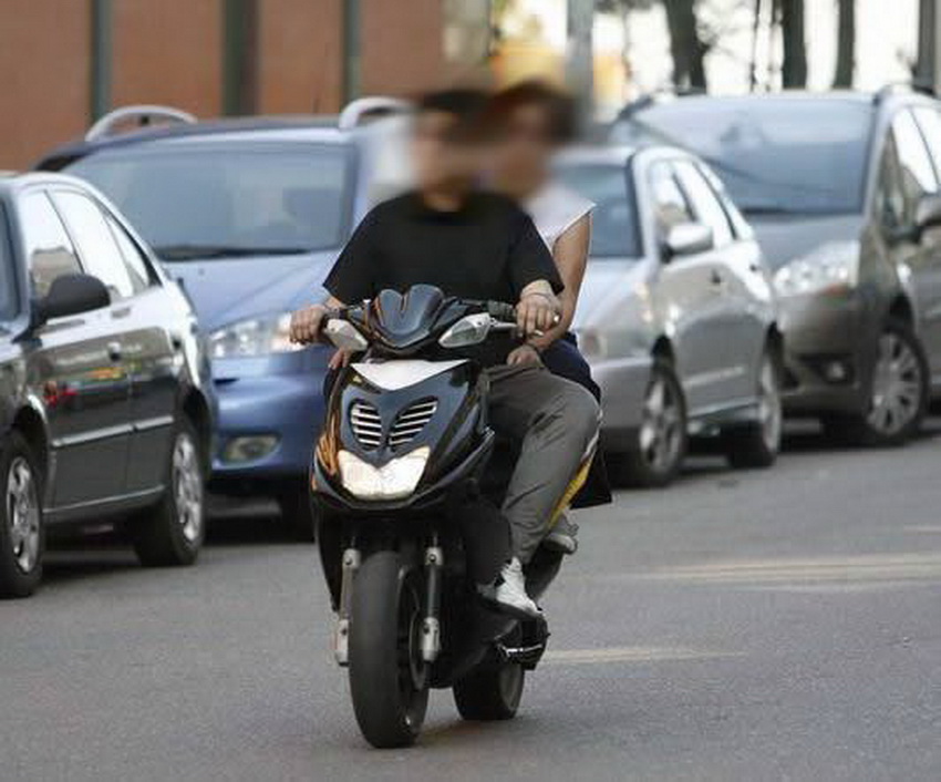 Charla educativa para infractores de tránsito por falta de casco