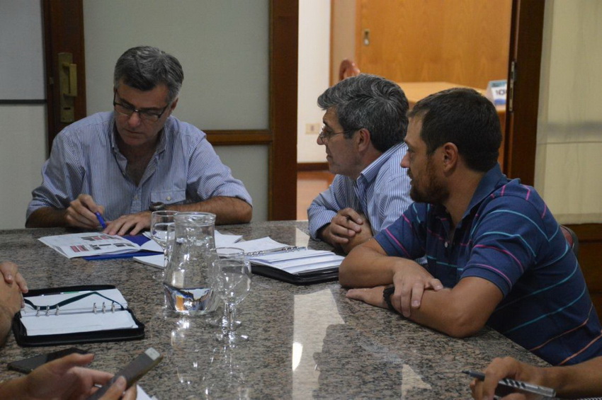 Freyre elevó al gobernador pedidos puntuales para ejecución de plan de viviendas Freyre elevó al gobernador pedidos puntuales para ejecución de plan de viviendas