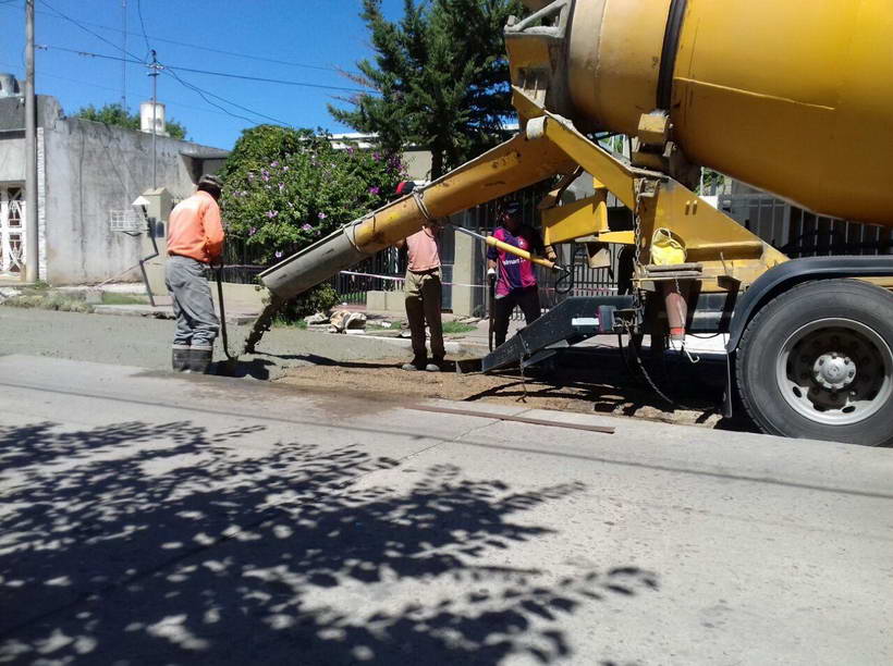 Hormigonado de bache en tramo de Balcarce