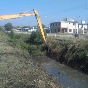 Avanza a buen ritmo la limpieza del canal Cayetano Silva Avanza a buen ritmo la limpieza del canal Cayetano Silva