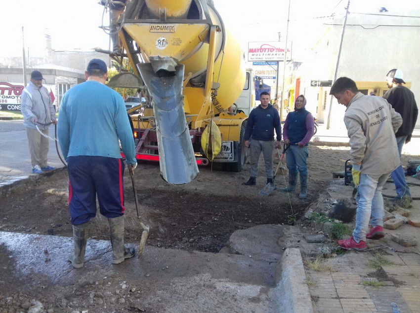 Pavimento en Chacabuco y Santa Fe