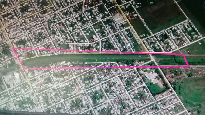 El municipio adquirió una retroexcavadora para limpieza del Canal a través de un convenio con la provincia