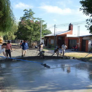 Barrio Rivadavia continúa desarrollando pavimento en calle Monteagudo Barrio Rivadavia continúa desarrollando pavimento en calle Monteagudo