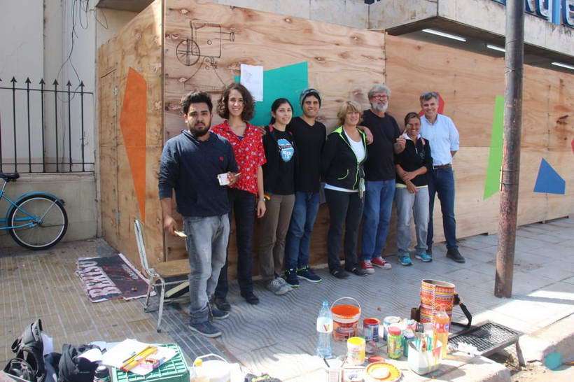 Intervención artística en el vallado del Centro Cultural
