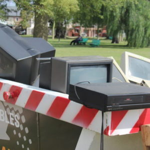 La campaña “Yo Reciclo” continuó en plaza Del Inmigrante