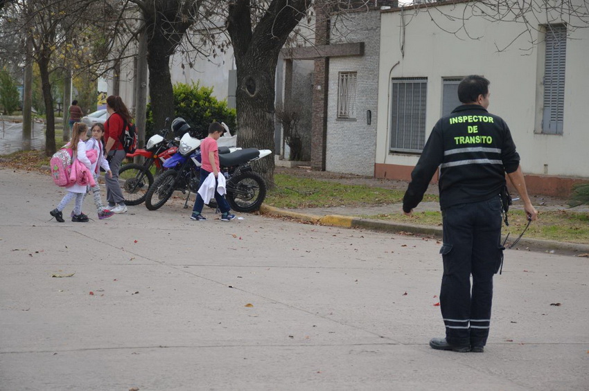 Corte de Tránsito en la Escuela Nº 498