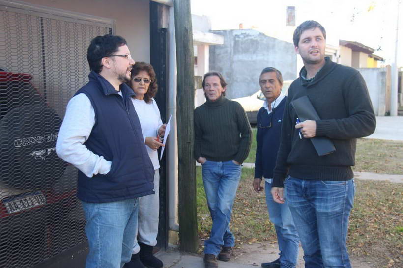 Domínguez de Soto acompañó a vecinos preocupados por el edificio de la Escuela Nº 238