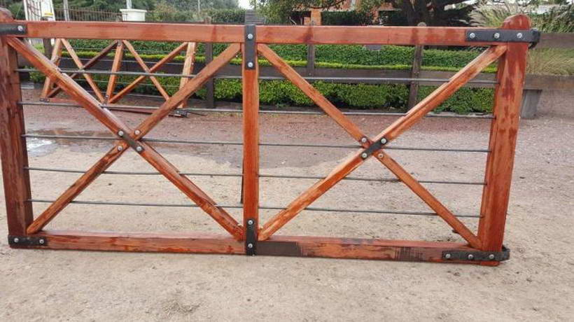 Autorizan la colocación de tranqueras en calles de Los Robles