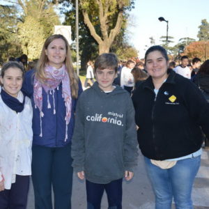Intervención en las sendas peatonales por alumnos del Colegio Santa Rosa