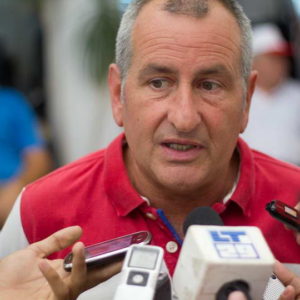 Reunión de Vecinal Güemes con obras sanitarias