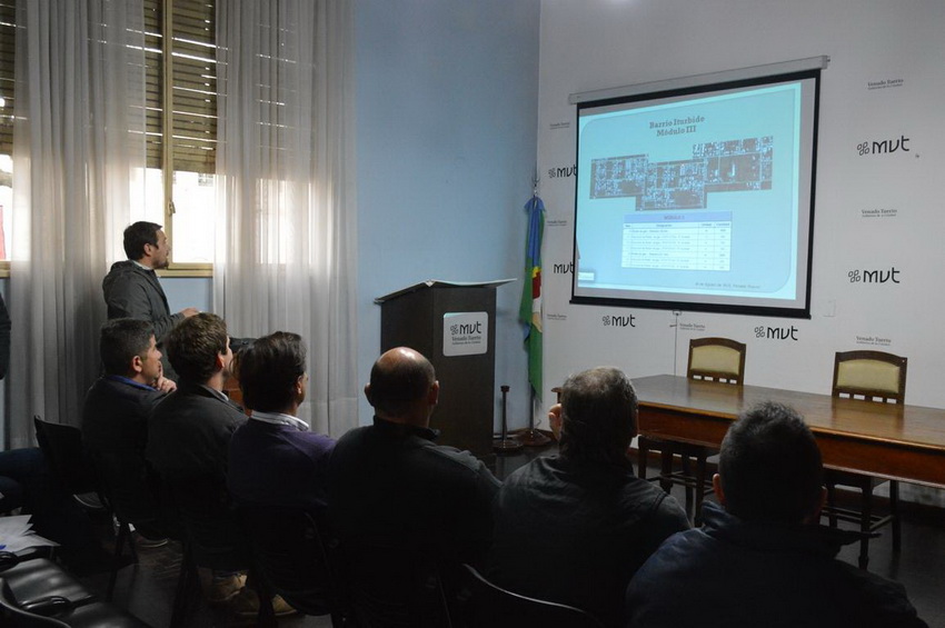 Convocan a contratistas de redes de gas para informarlos sobre licitación de cuatro módulos