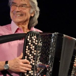 Llega al Teatro Ideal el gran acordeonista Raúl Barboza