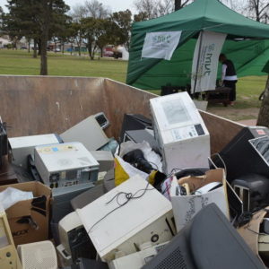 Exitosa jornada de recolección de desechos informáticos en plaza San Vicente