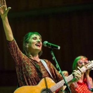 Hilda Lizarazu, histórica del rock, actuará en el Restó del Galpón Hilda Lizarazu, histórica del rock, actuará en el Restó del Galpón