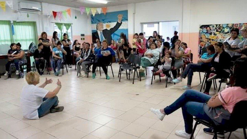 Charla sobre cáncer de mama Charla sobre cáncer de mama