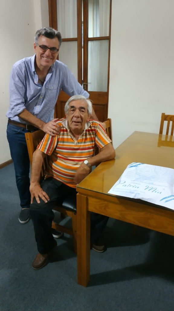 Merecido reconocimiento al maestro Mario Zeppa