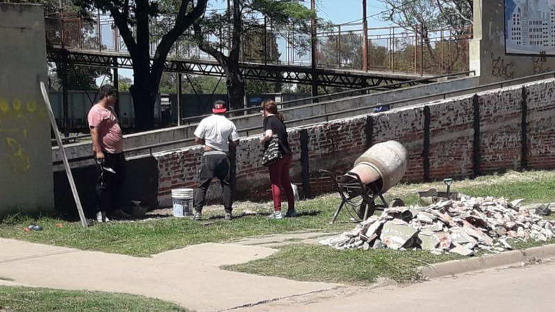 Preparan puente peatonal para muralismo Preparan puente peatonal para muralismo