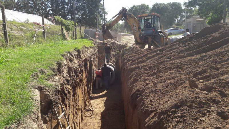 Obras de desagües y pavimento Obras de desagües y pavimento