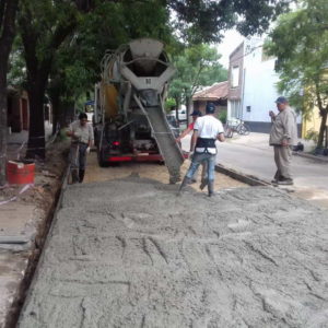 Hormigonado de bache en barrio Norte Hormigonado de bache en barrio Norte