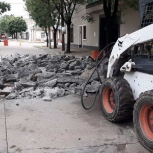 Demolición de bache en barrio Norte Demolición de bache en barrio Norte