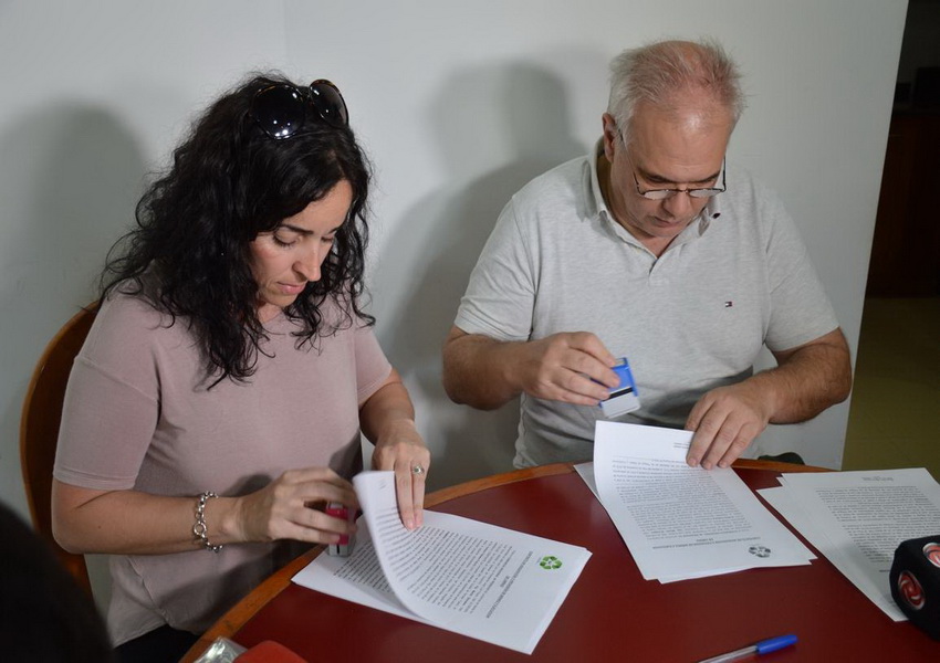 Firma de convenio para la cava en la planta de tratamiento