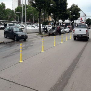 Colocación de delimitadores en Av. Casey